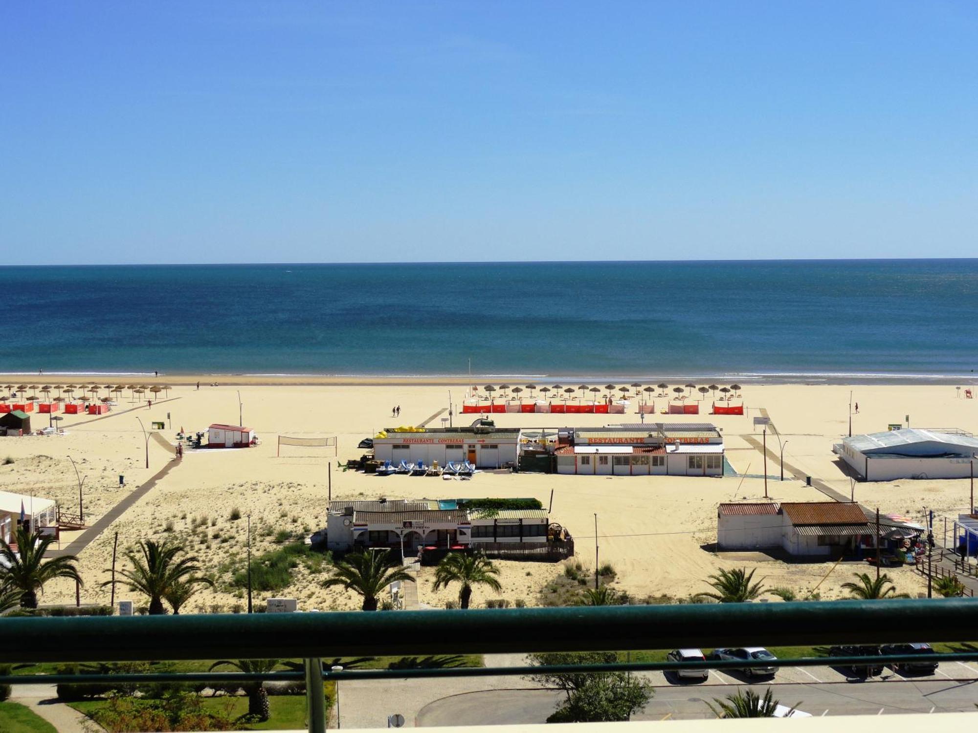 One-Bedroom Apartment Sea View