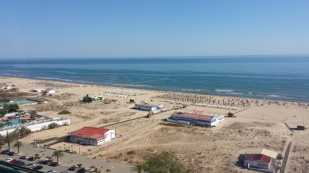 One-Bedroom Apartment Sea View