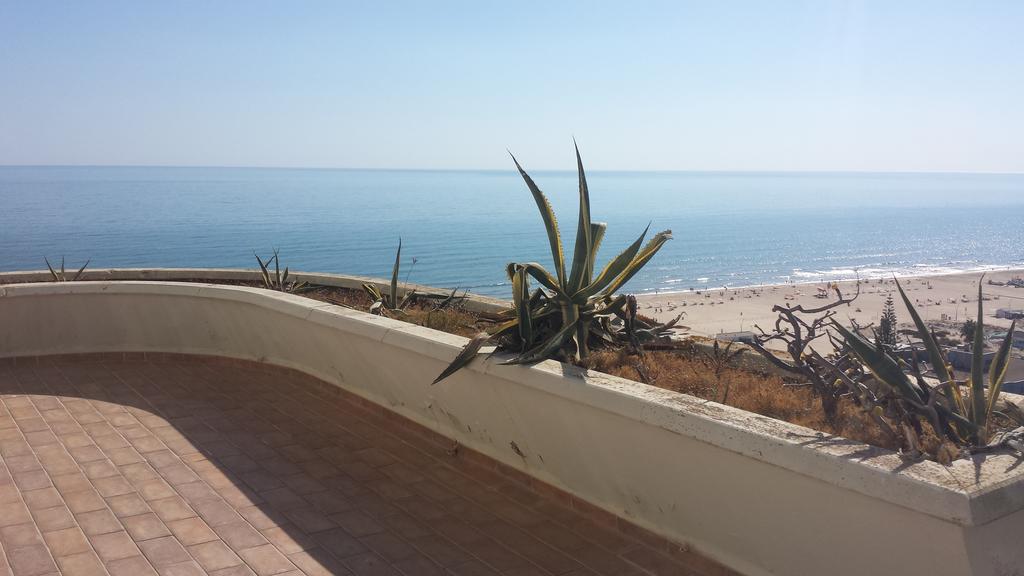 One-Bedroom Apartment Sea View