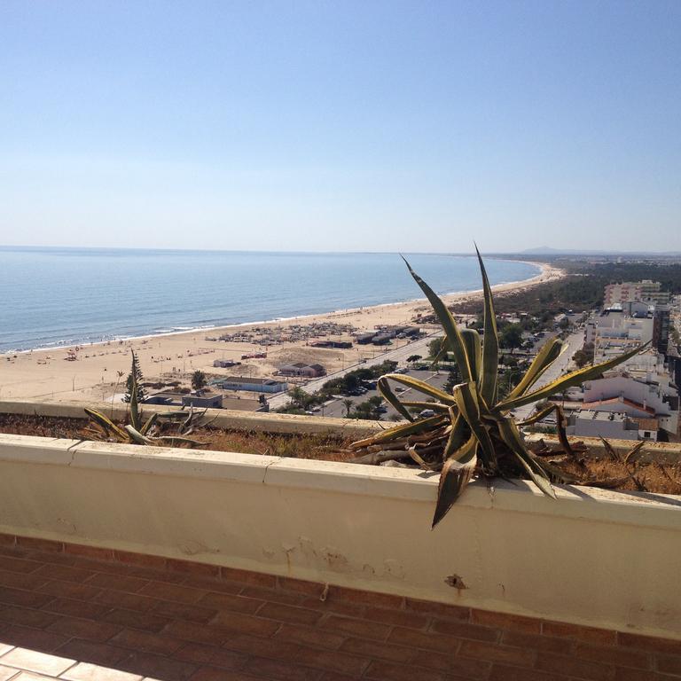 One-Bedroom Apartment Sea View