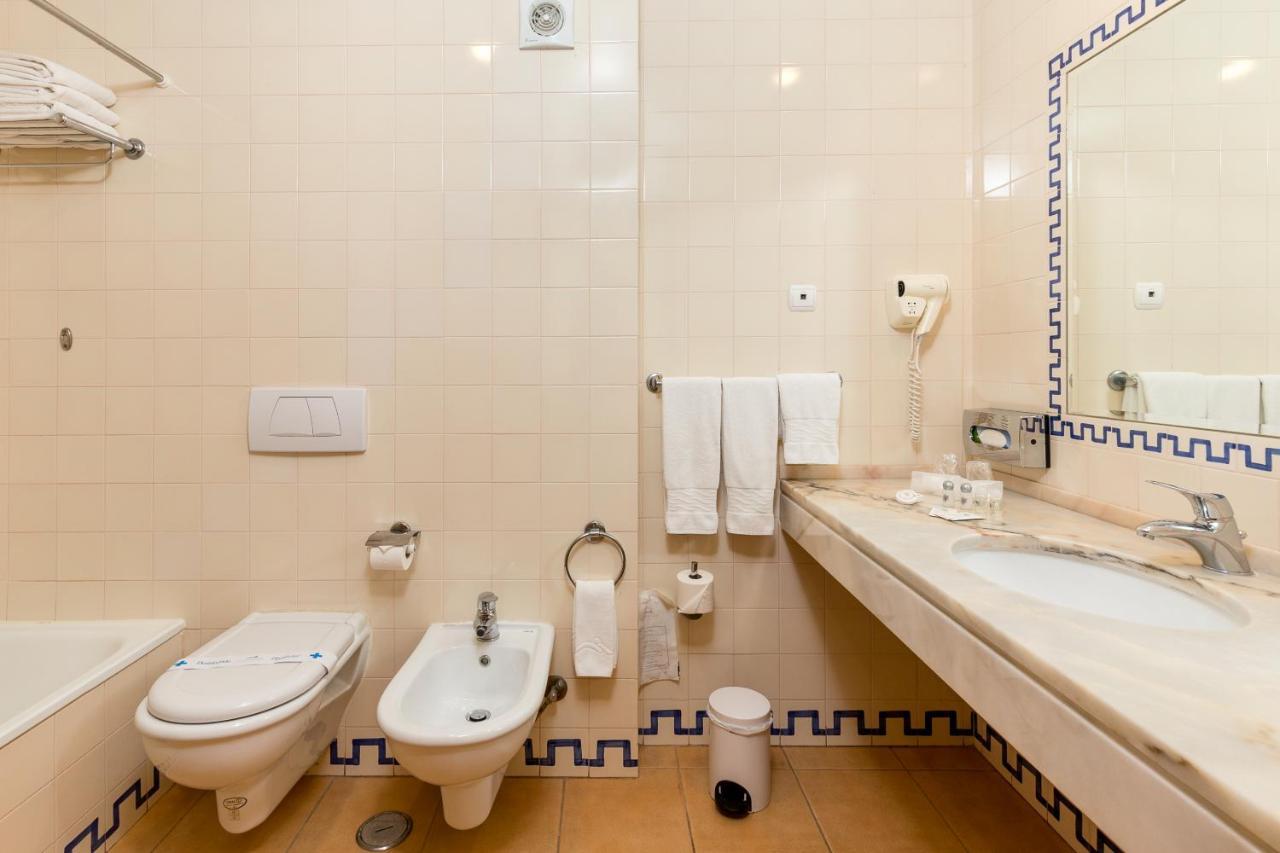 Apartamento com 2 Quartos e Vista Mar